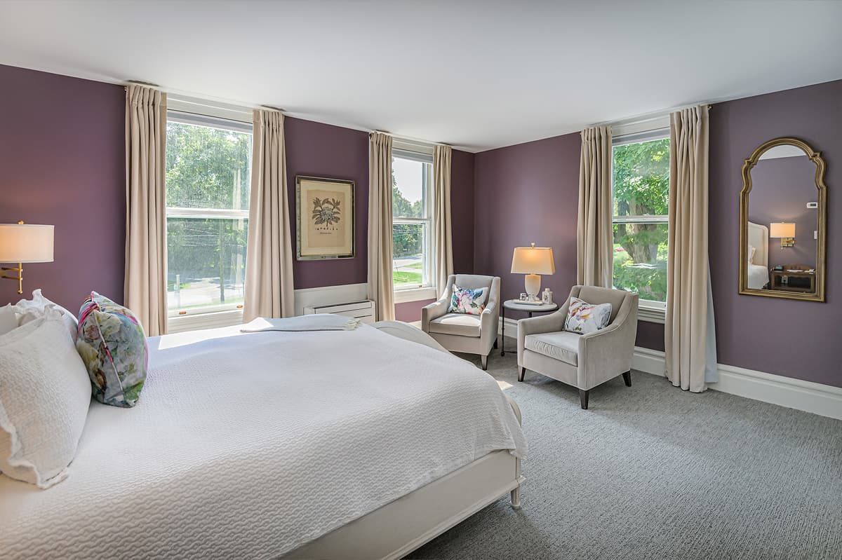 Room 202 — King Room with tub