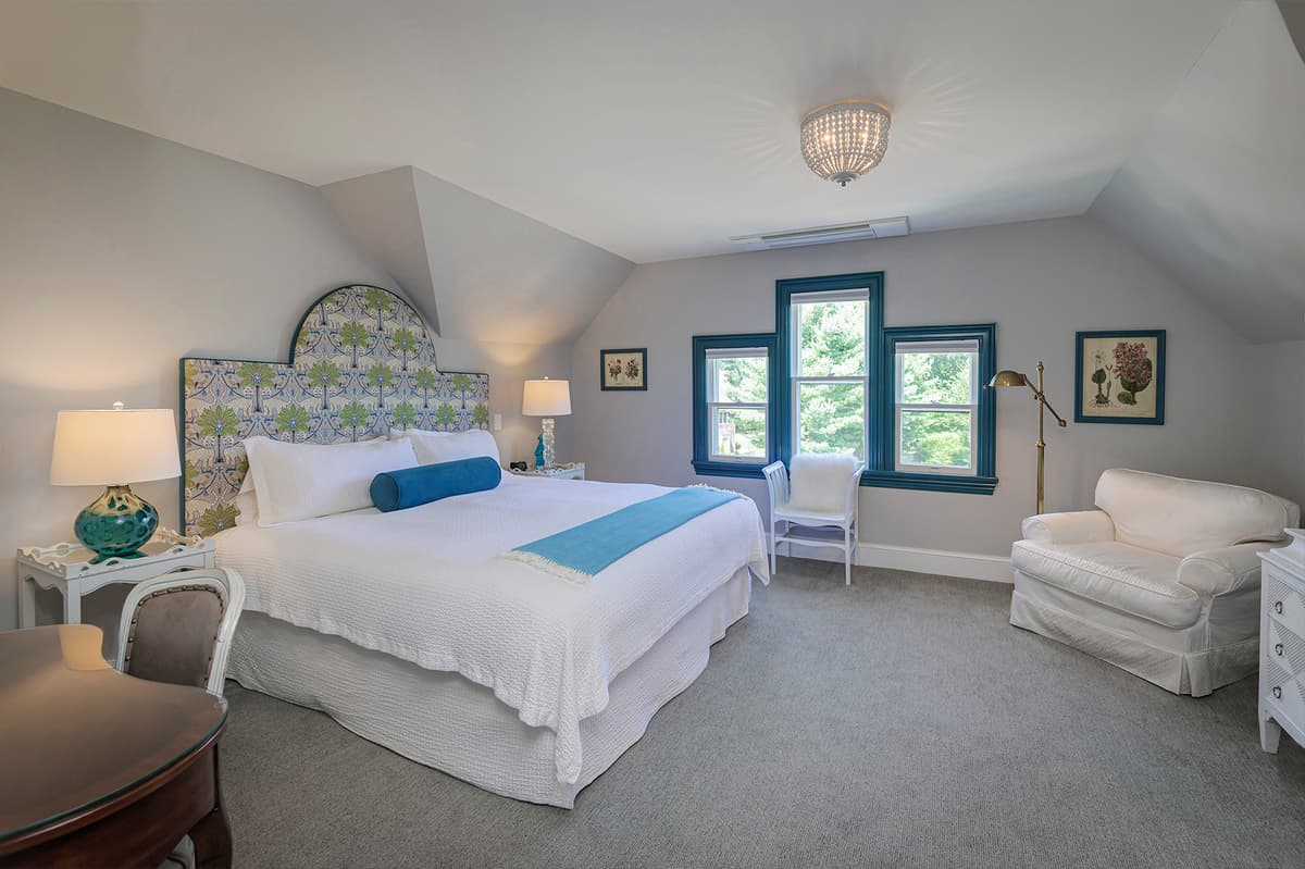 Room 303 — King Room with tub, top floor